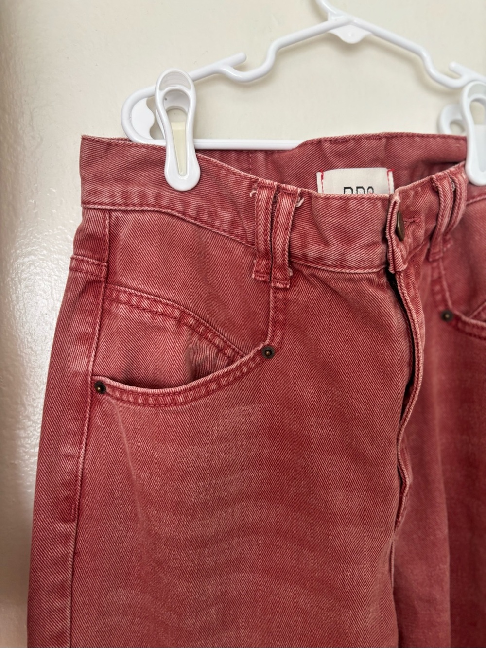 BDG High-Rise Washed Brick Red ISSA Jeans